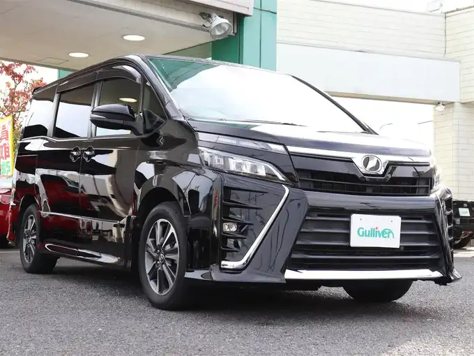 新着情報“ヴォクシーZS”2018年式ブラック入荷しました！