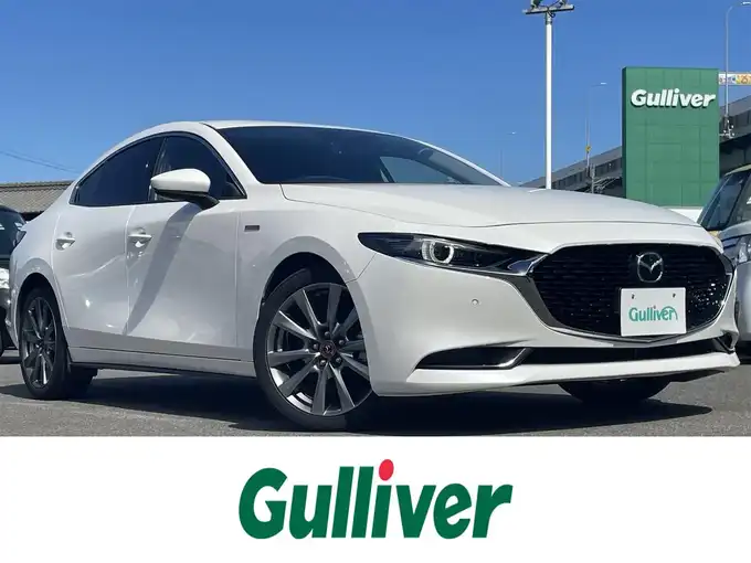 新着情報“ＭＡＺＤＡ３セダン20S 100周年特別記念車”2020年式スノーフレイクホワイトパールマイカ入荷しました！