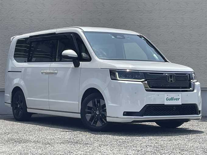 新着情報“ステップワゴンスパーダ”2022年式プラチナホワイトパール入荷しました！