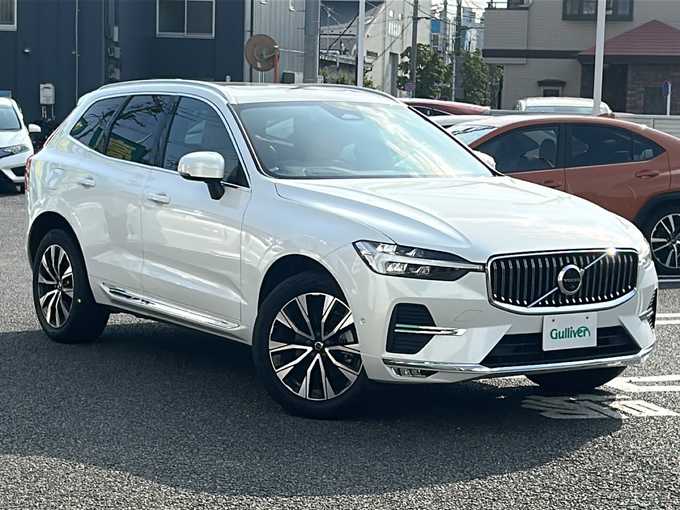 新着情報“ＸＣ６０アルティメット B5 AWD”2022年式クリスタルホワイトP入荷しました！