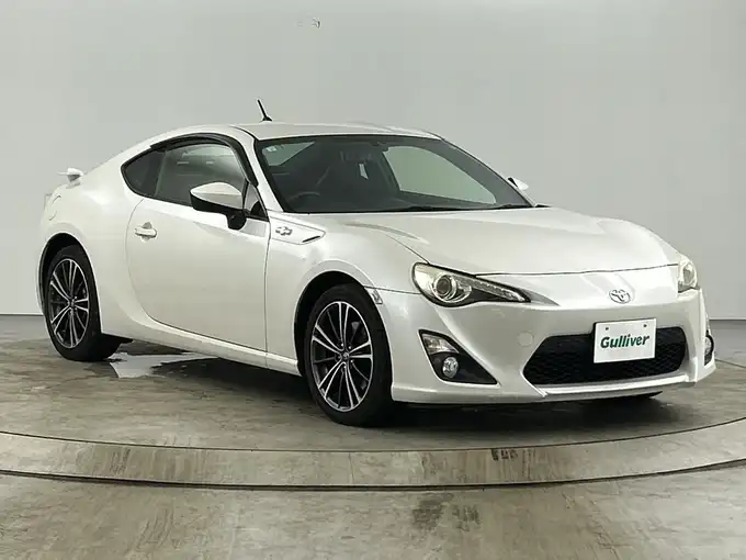 新着情報“８６GTリミテッド”2013年式サテンホワイトパール入荷しました！