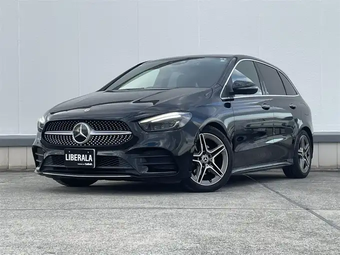 新着情報“ＢクラスB200d AMGライン”2019年式黒入荷しました！