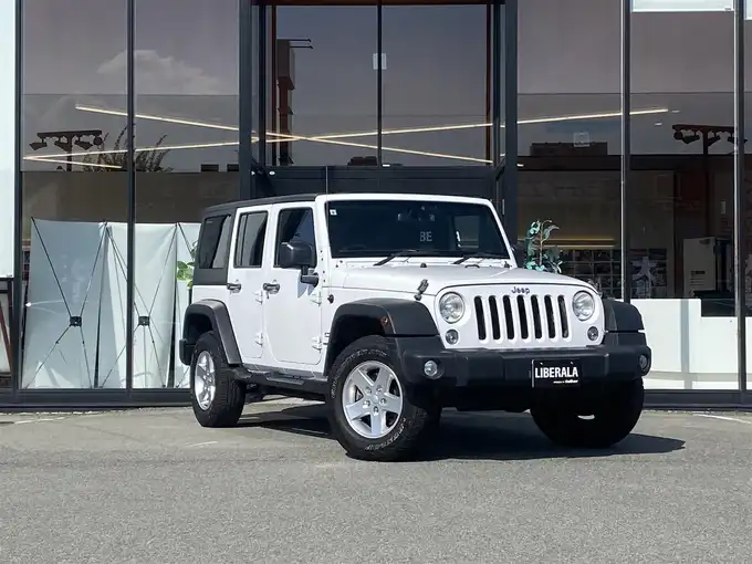 新着情報“ジープ・ラングラーアンリミテッドスポーツ”2016年式ブライトホワイトクリアコート入荷しました！