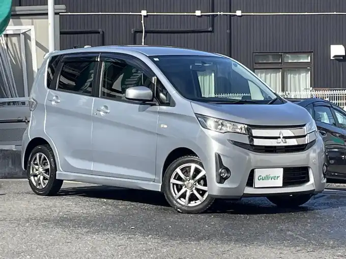 新着情報“ｅＫカスタムM”2013年式クールシルバーメタリック入荷しました！