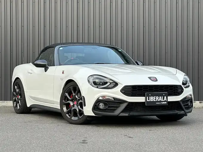 新着情報“アバルト１２４ スパイダーベースグレード”2018年式パール入荷しました！