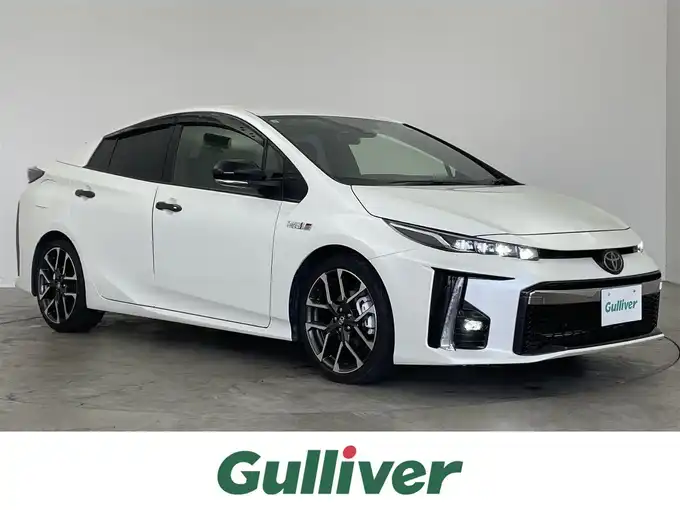 新着情報“プリウスＰＨＶS GRスポーツ”2019年式ホワイトパールクリスタルシャイン入荷しました！