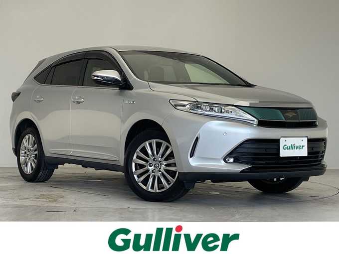 新着情報“ハリアーハイブリッドプレミアム”2018年式シルバーM入荷しました！