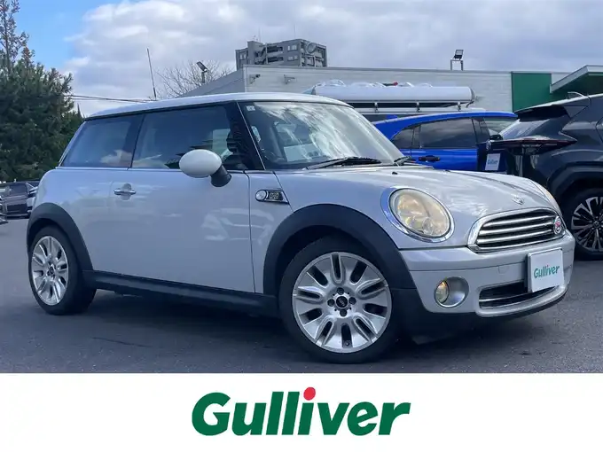 新着情報“ＭＩＮＩクーパー”2011年式ホワイト・シルバー入荷しました！