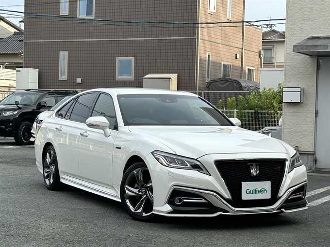 新着情報“クラウン ハイブリッドRS”2018年式ホワイトパールクリスタルシャイン入荷しました！