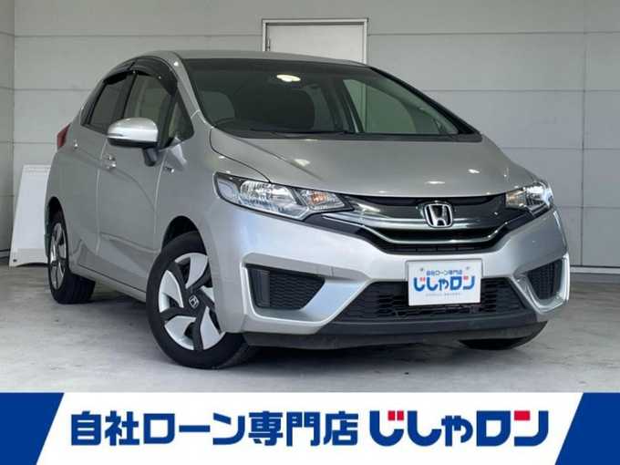 新着情報“フィットハイブリッドハイブリッド”2015年式アラバスターシルバーメタリック入荷しました！