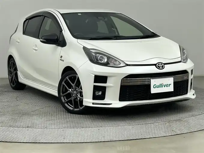 新着情報“アクアG GRスポーツ・17インチパッケージ”2018年式ホワイトパールクリスタルシャイン入荷しました！