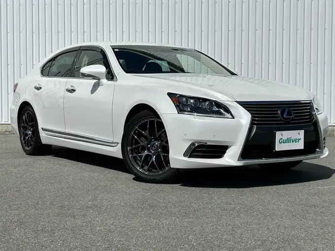 新着情報“ＬＳ460 バージョンC Iパッケージ”2015年式ホワイトパールクリスタルシャイン入荷しました！