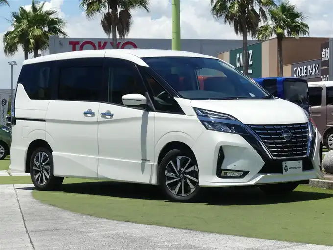 新着情報“セレナハイウェイスターV”2022年式ブリリアントホワイトパール入荷しました！