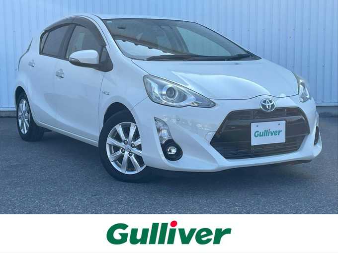 新着情報“アクアSスタイルブラック”2016年式ライムホワイトパールクリスタルシャイン入荷しました！