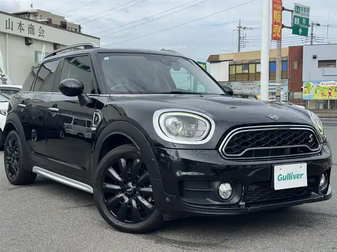 新着情報“ＭＩＮＩクーパーS クロスオーバー”2019年式ミッドナイト・ブラック・メタリック入荷しました！