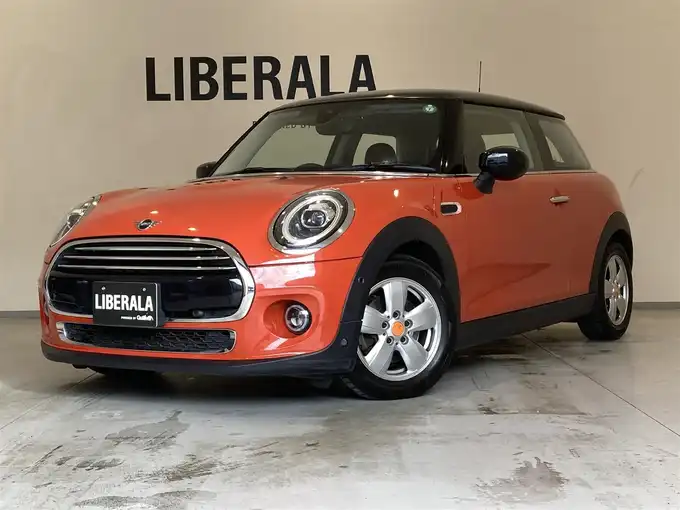 新着情報“ＭＩＮＩクーパー”2019年式ソラリスオレンジ入荷しました！