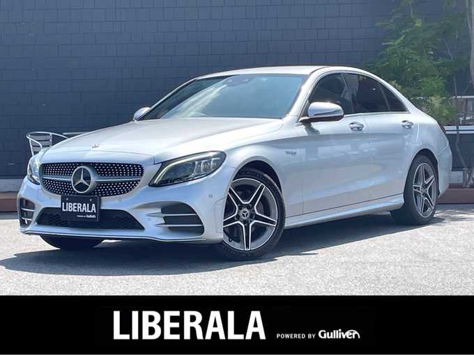 新着情報“ＣクラスC220dアバンギャルド AMGライン”2019年式イリジウムシルバー入荷しました！
