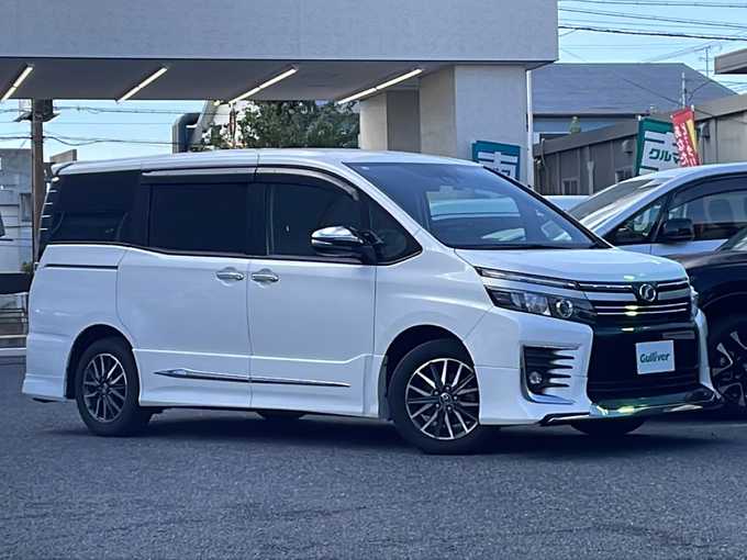 新着情報“ヴォクシーZS 煌Ⅱ”2017年式ホワイトパールクリスタルシャイン入荷しました！