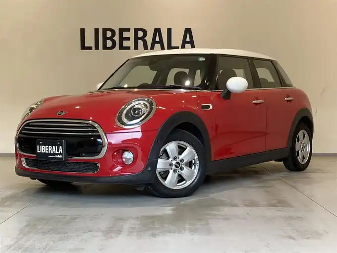 新着情報“ＭＩＮＩクーパーD”2019年式赤入荷しました！