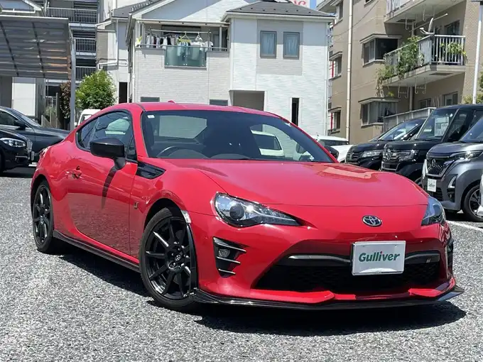新着情報“８６GRスポーツ”2019年式ピュアレッド入荷しました！