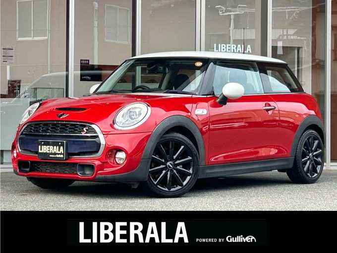 新着情報“ＭＩＮＩクーパーS”2018年式赤入荷しました！