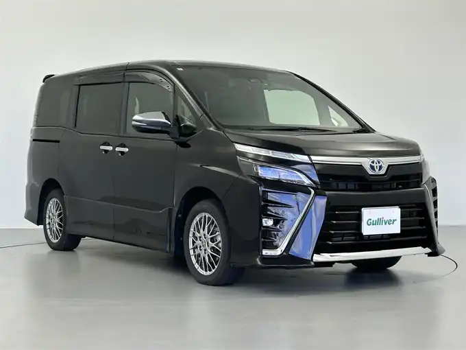 新着情報“ヴォクシーハイブリッドZS 煌Ⅲ”2020年式ブラック入荷しました！