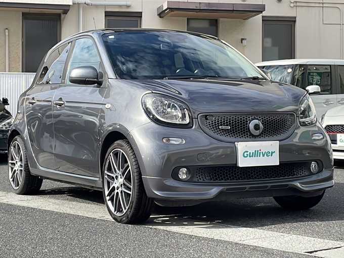 新着情報“スマートフォーフォーBRABUS エクスクルーシブ”2018年式グレーⅡ入荷しました！