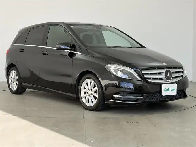 新着情報“ＢクラスB180 ブルーエフィシェンシー”2013年式黒入荷しました！