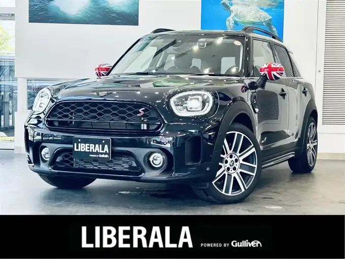 新着情報“ＭＩＮＩクーパーD クロスオーバー オール4 エッセンシャル・トリム”2022年式MINI Yoursエニグマティックブラック入荷しました！
