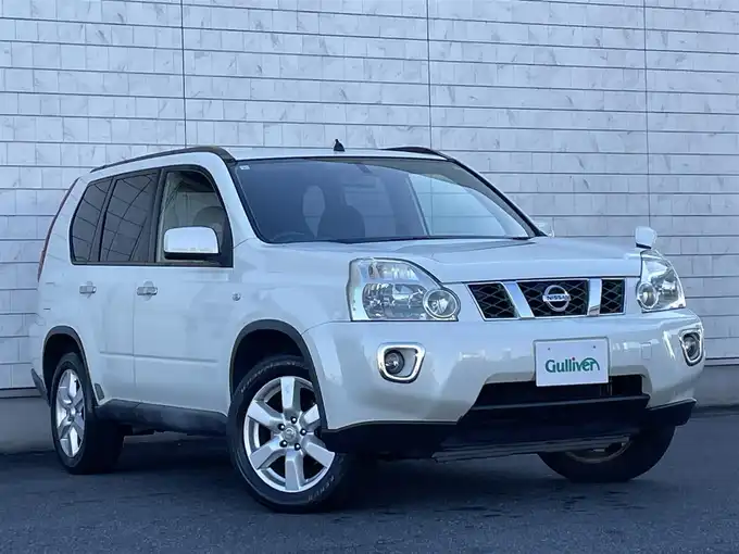 新着情報“エクストレイル20X”2009年式ホワイトパール入荷しました！