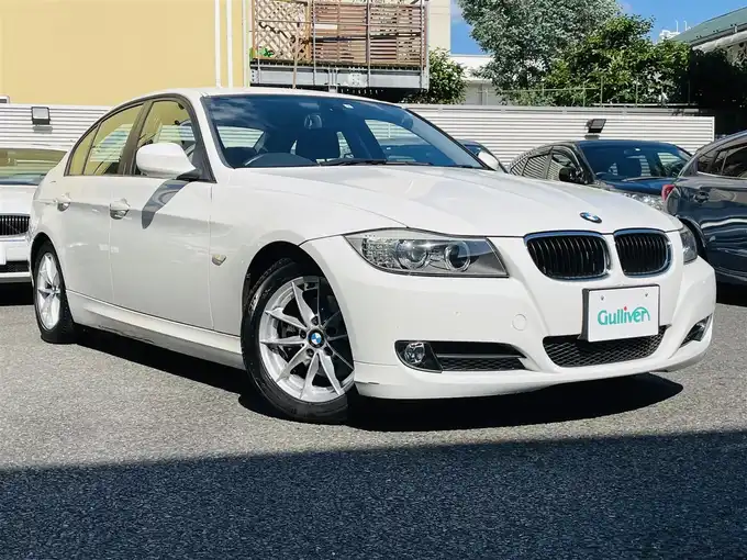 新着情報“３２０ｉ”2011年式アルピンホワイトⅢ入荷しました！