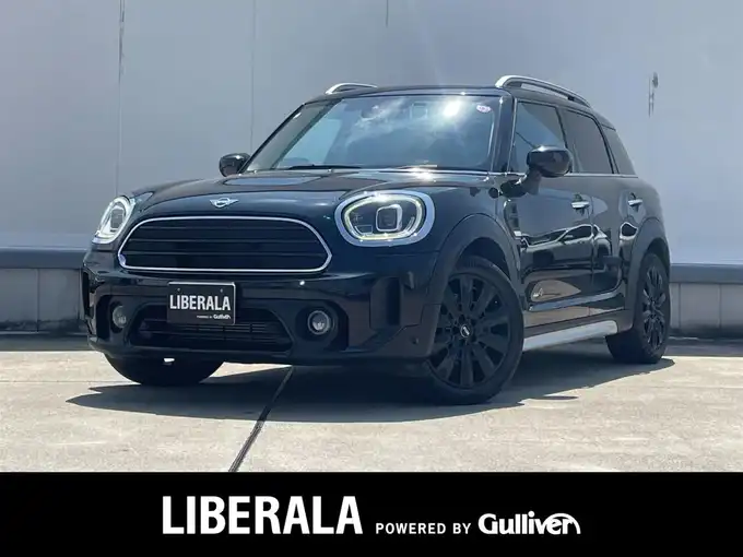 新着情報“ＭＩＮＩクーパーD クロスオーバー オール4 エッセンシャル・トリム”2020年式ミッドナイト・ブラック・メタリック入荷しました！