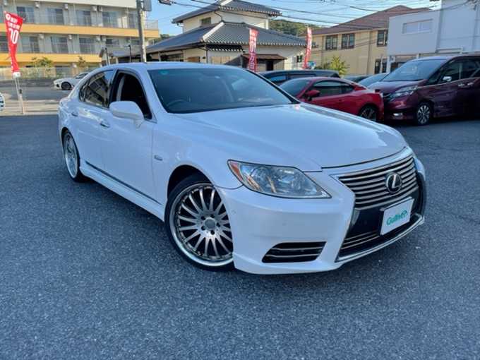 新着情報“ＬＳ460 バージョンC Iパッケージ”2008年式ホワイトパールクリスタルシャイン入荷しました！