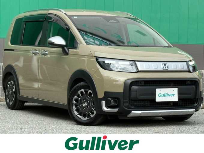 新着情報“フリードe:HEVクロスター”2025年式ベージュ入荷しました！