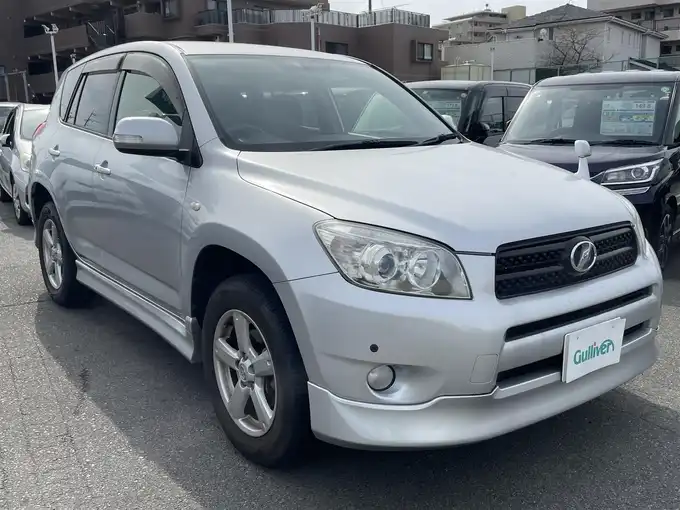 新着情報“ＲＡＶ４G”2006年式シルバーM入荷しました！