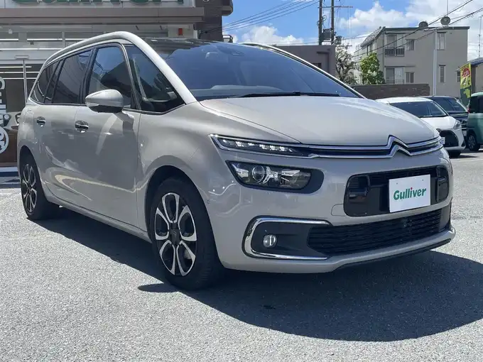 新着情報“グランドＣ４ スペースツアラーシャイン ブルーHDi”2020年式ベージュⅡ入荷しました！