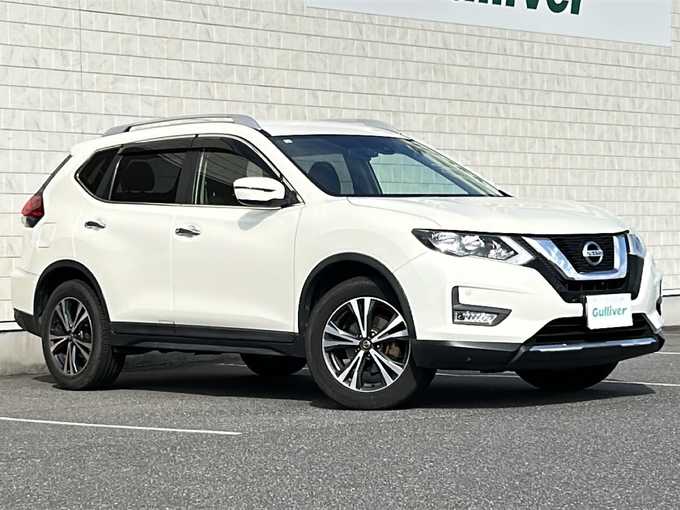 新着情報“エクストレイル20X”2017年式ブリリアントホワイトパール入荷しました！