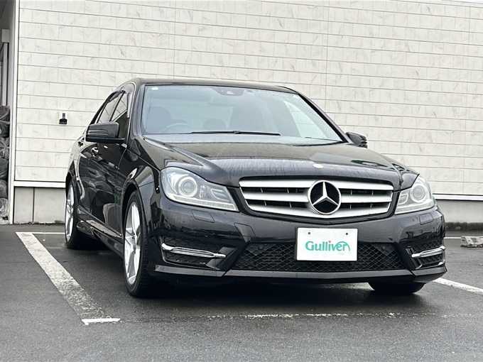 新着情報“ＣクラスC200 ブルーエフィシェンシー アバンギャルド”2012年式オブシディアンブラック入荷しました！