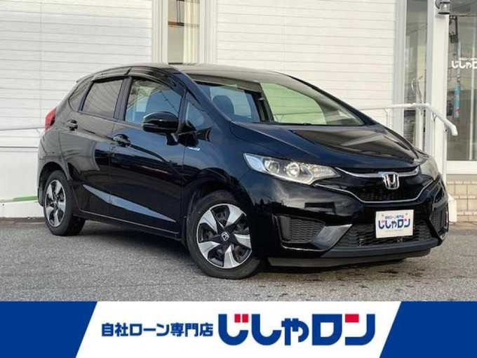 新着情報“フィットハイブリッドハイブリッド・Fパッケージ”2015年式クリスタルブラックパール入荷しました！