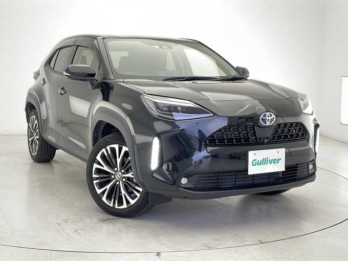 新着情報“ヤリスクロスハイブリッドX”2022年式黒入荷しました！