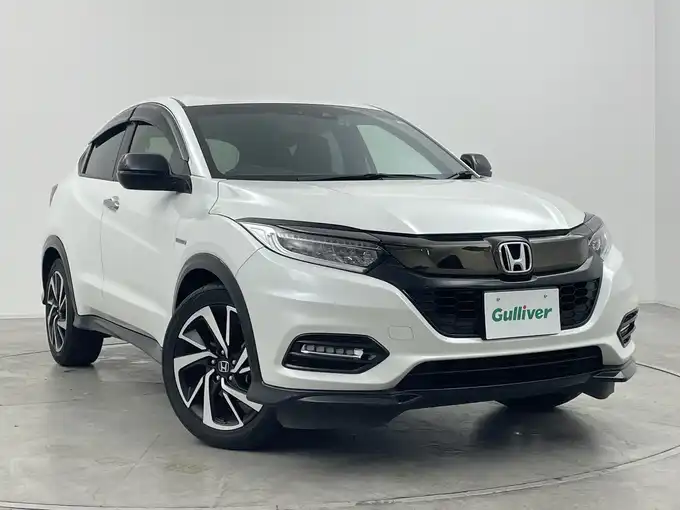 新着情報“ヴェゼルハイブリッドRS・ホンダセンシング”2020年式プラチナホワイトパール入荷しました！