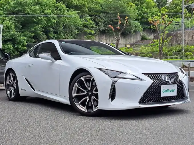 新着情報“ＬＣLC500h Lパッケージ”2017年式ホワイトノーヴァガラスフレーク入荷しました！