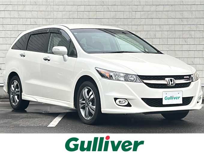 新着情報“ストリームRSZ HDDナビパッケージ”2011年式プレミアムホワイトパール入荷しました！