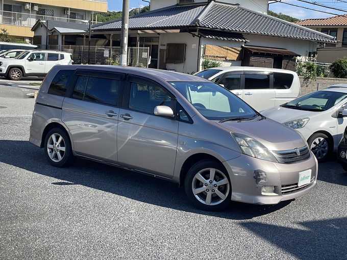 新着情報“アイシスプラタナ Gエディション”2007年式グレー入荷しました！