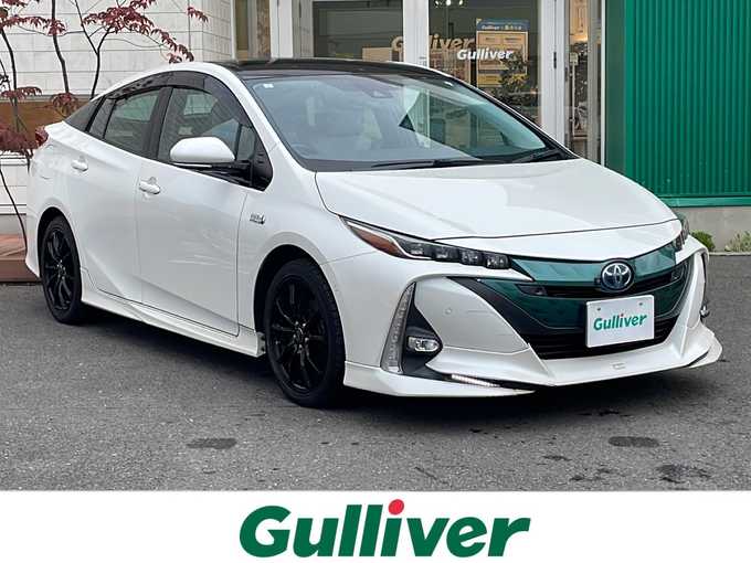 新着情報“プリウスＰＨＶAナビパッケージ”2019年式ホワイトパールクリスタルシャイン入荷しました！