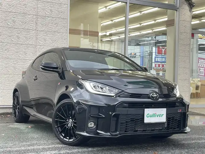 新着情報“ＧＲヤリスRS”2022年式プレシャスブラックパール入荷しました！
