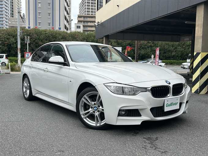 新着情報“３シリーズ318i Mスポーツ”2017年式アルピンホワイトⅢ入荷しました！