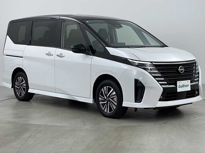 新着情報“セレナe－4ORCE ハイウェイスターV”2024年式パール入荷しました！