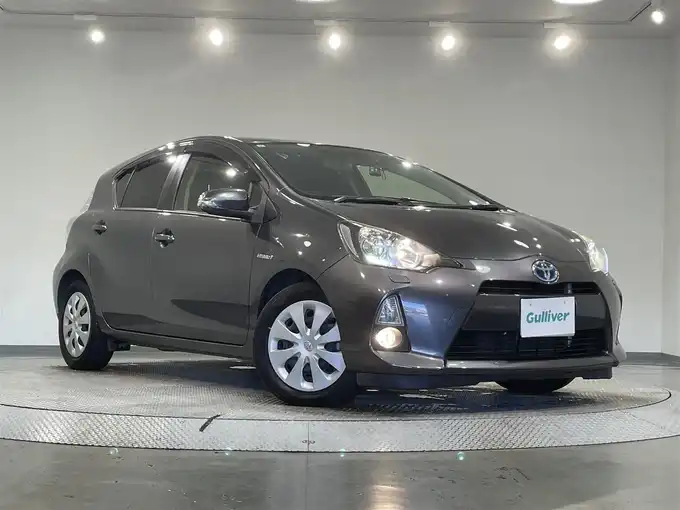 新着情報“アクアG”2013年式グレーメタリック入荷しました！