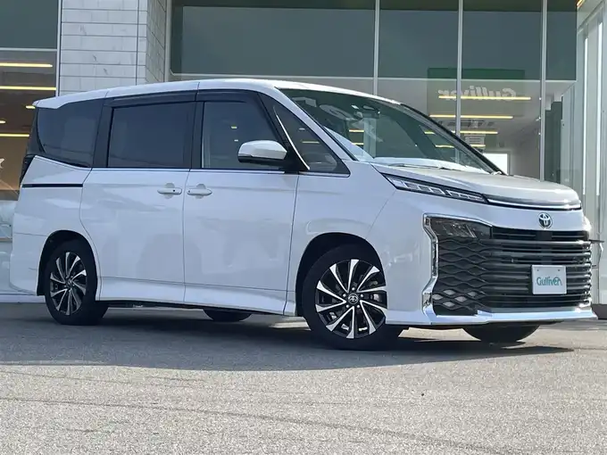 新着情報“ヴォクシーS－Z”2022年式ホワイトパールクリスタルシャイン入荷しました！